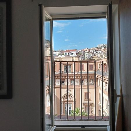 Barbaja Suites In Street Toledo 205 Наполи Стая снимка