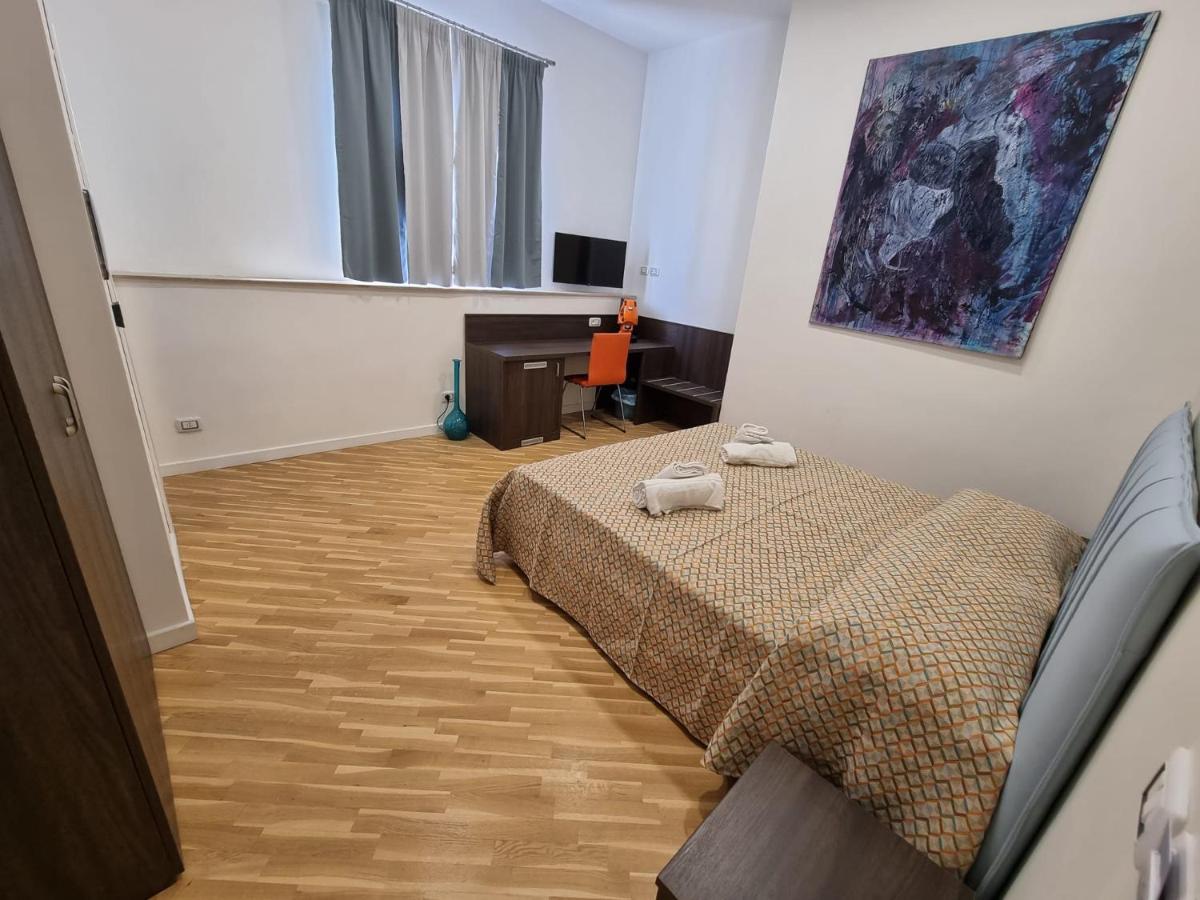 Barbaja Suites In Street Toledo 205 Наполи Екстериор снимка