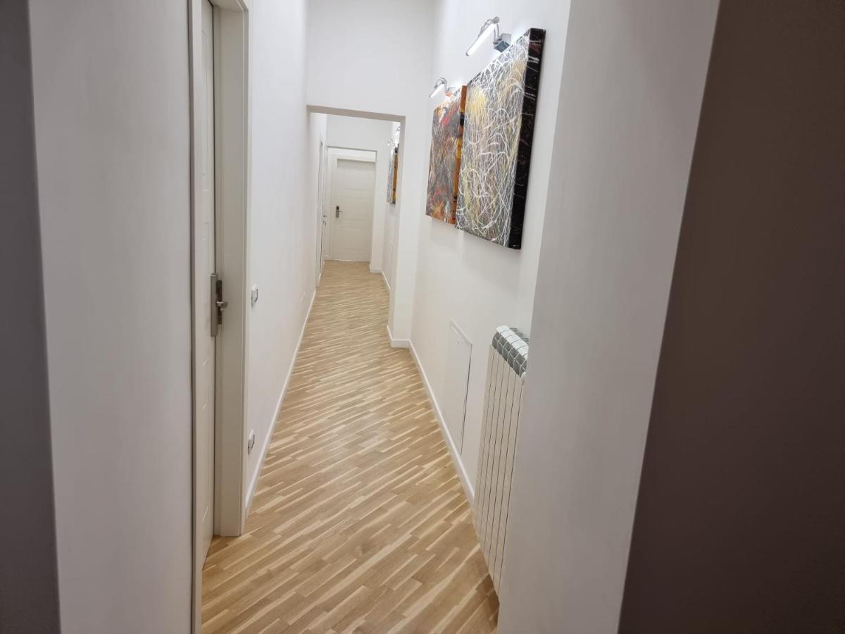 Barbaja Suites In Street Toledo 205 Наполи Екстериор снимка