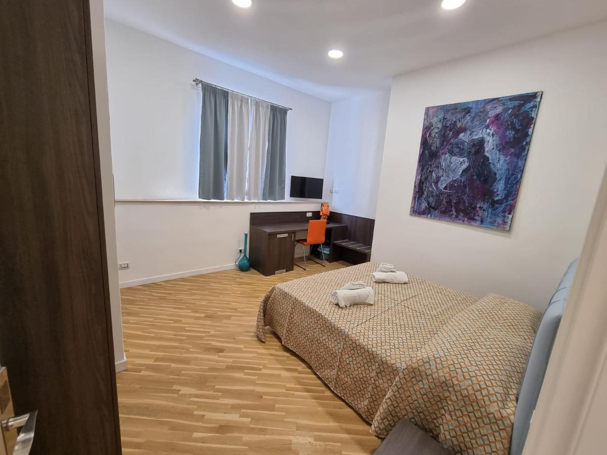 Barbaja Suites In Street Toledo 205 Наполи Екстериор снимка