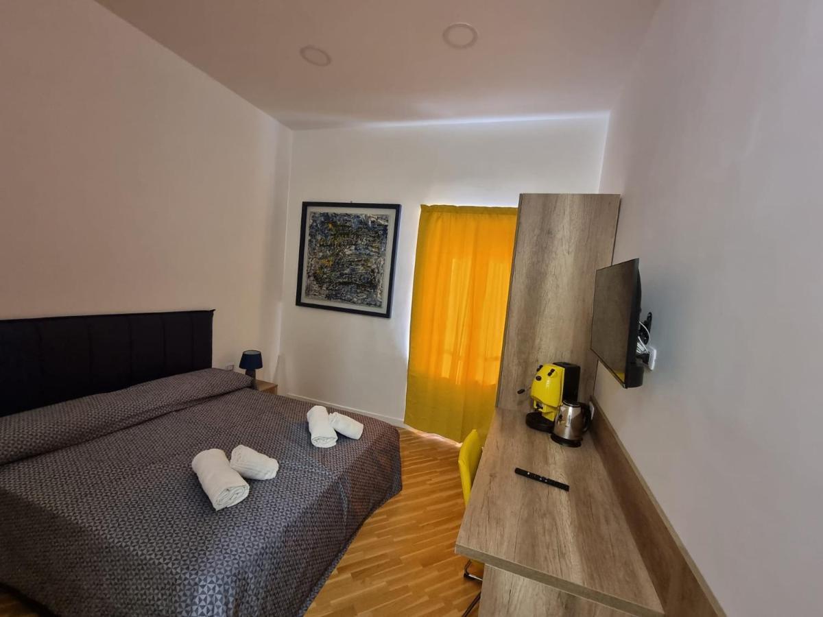 Barbaja Suites In Street Toledo 205 Наполи Екстериор снимка