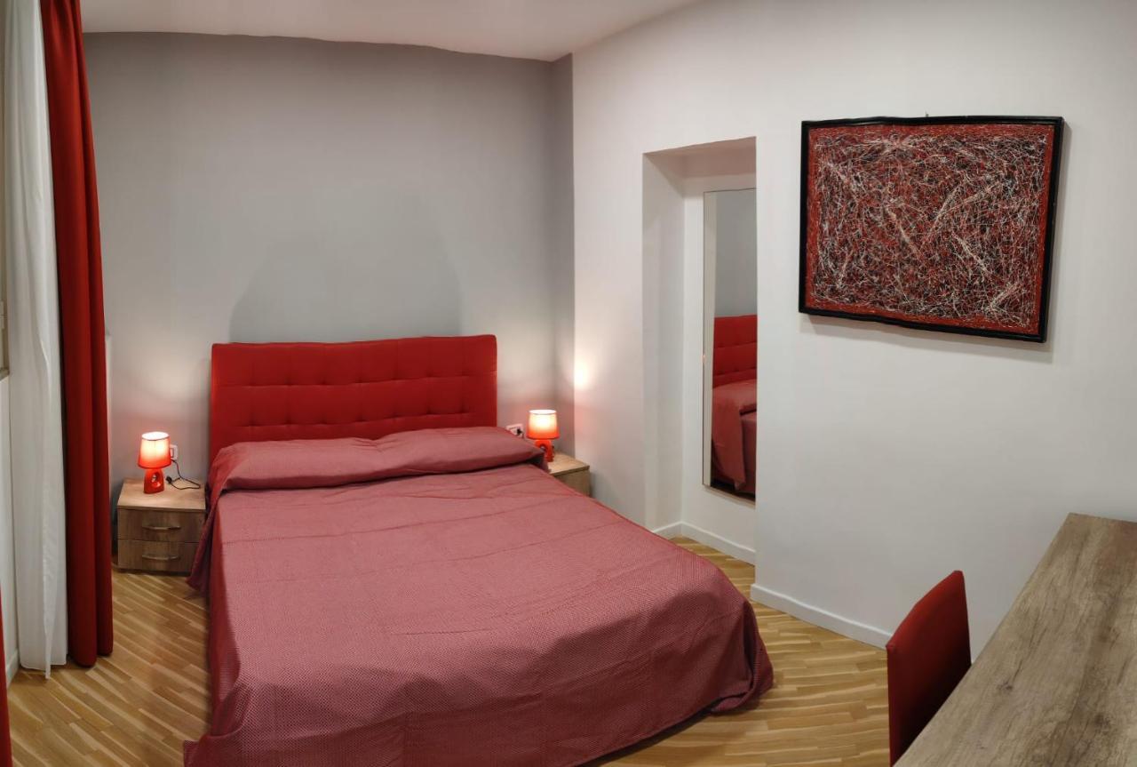 Barbaja Suites In Street Toledo 205 Наполи Екстериор снимка