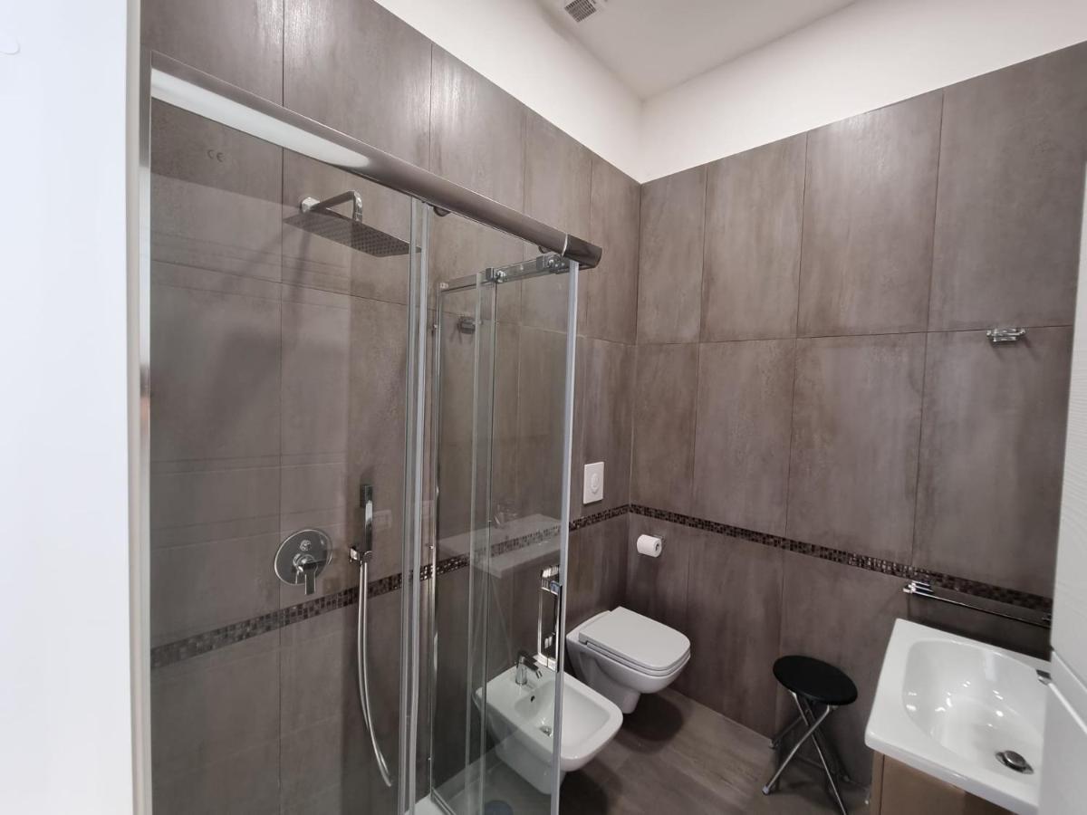 Barbaja Suites In Street Toledo 205 Наполи Екстериор снимка