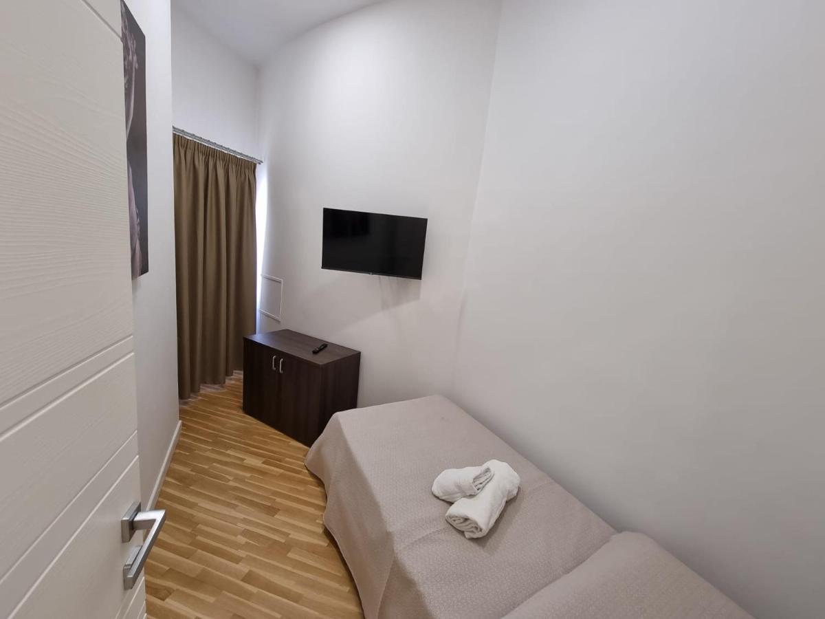 Barbaja Suites In Street Toledo 205 Наполи Екстериор снимка