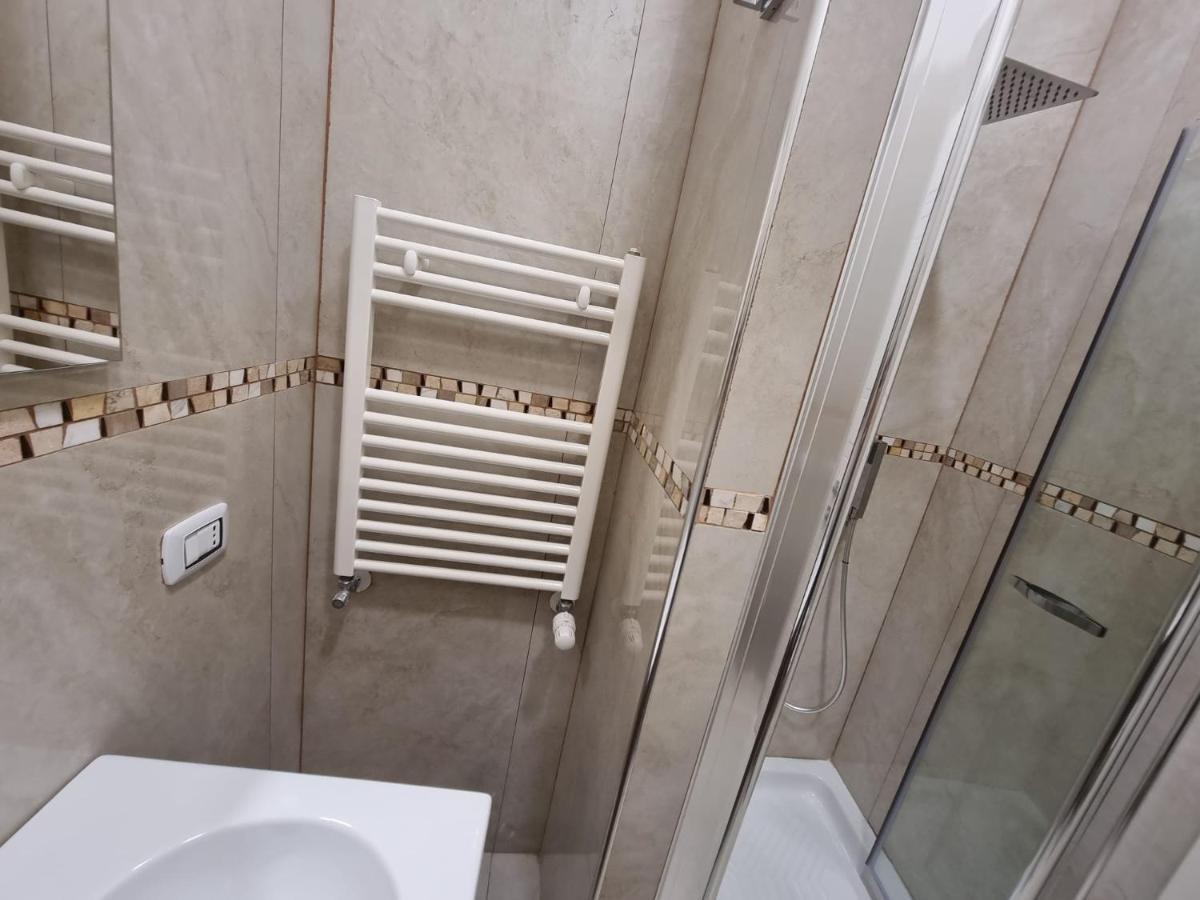 Barbaja Suites In Street Toledo 205 Наполи Екстериор снимка