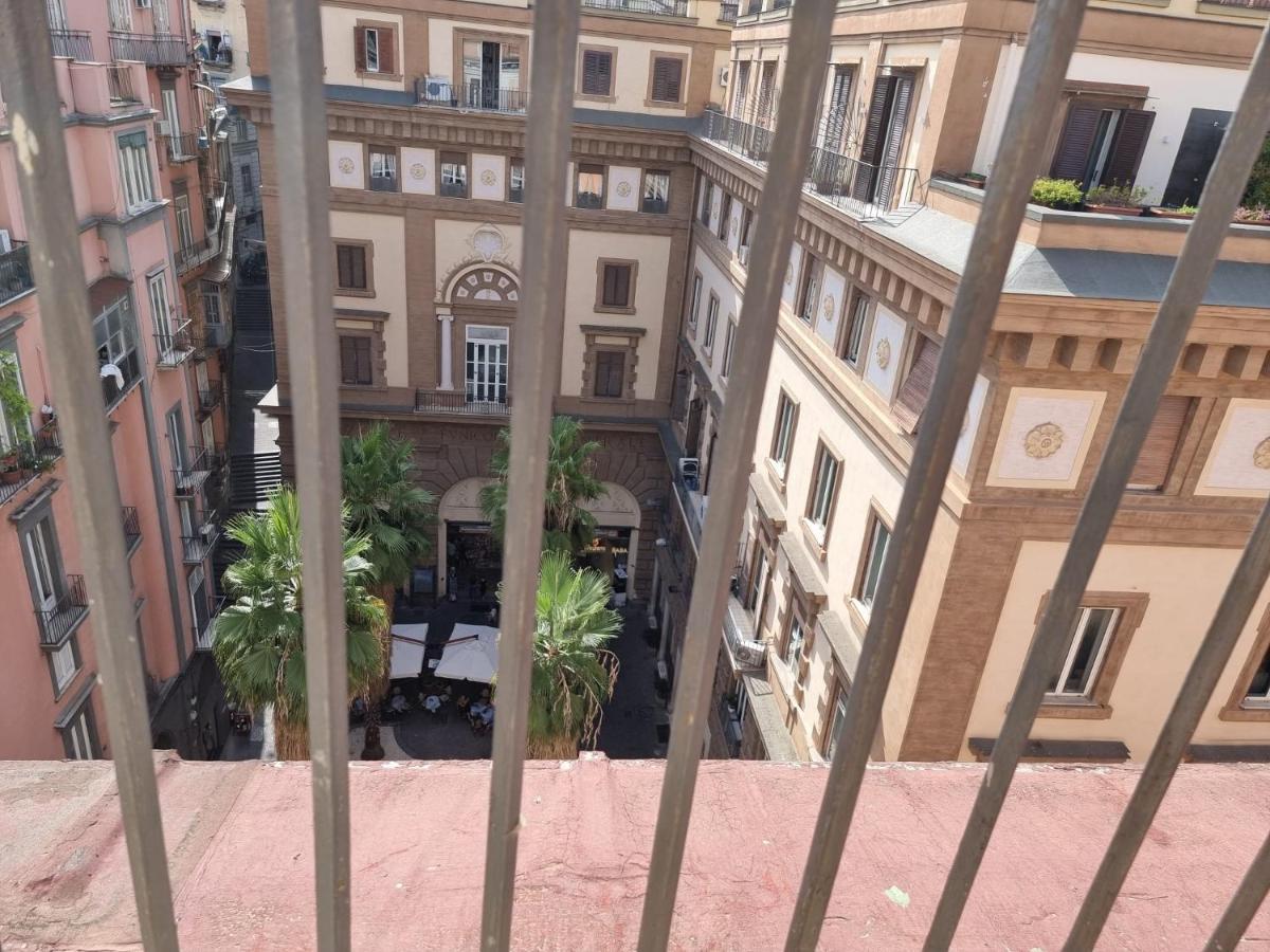Barbaja Suites In Street Toledo 205 Наполи Екстериор снимка