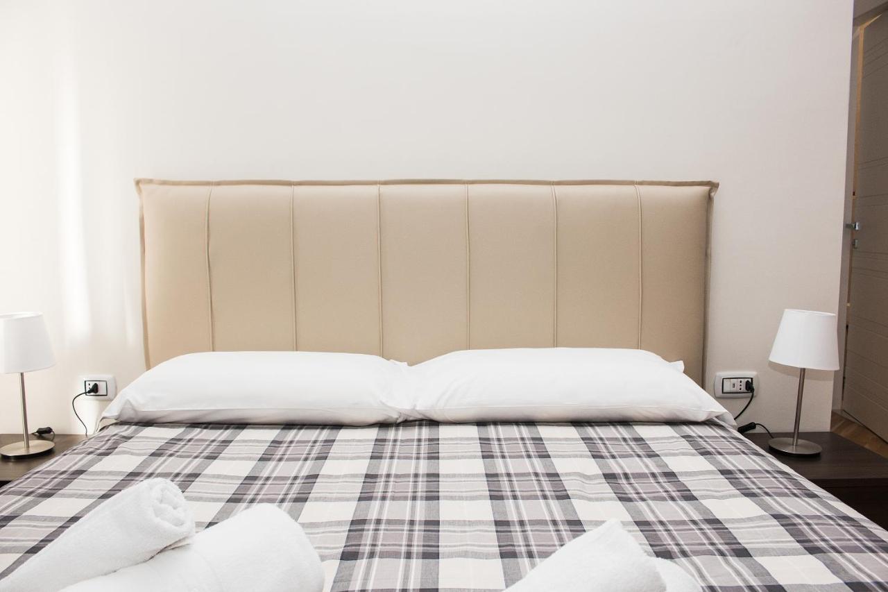 Barbaja Suites In Street Toledo 205 Наполи Екстериор снимка